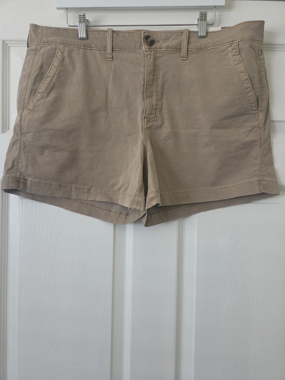 NWT American Eagle Outfitters Tan Cotton Chino Shorts Women's Size 18